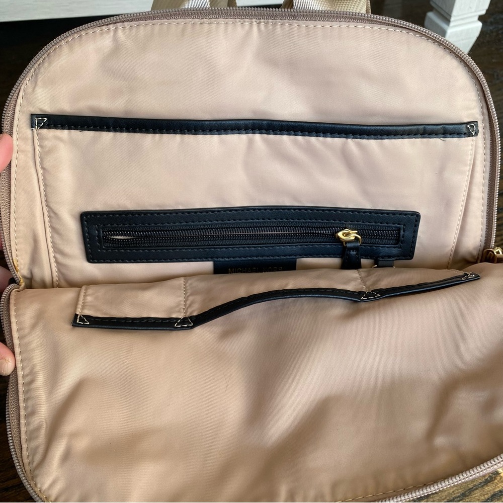 Michael Kors Polly Nylon Backpack Medium - Picture 4 of 6